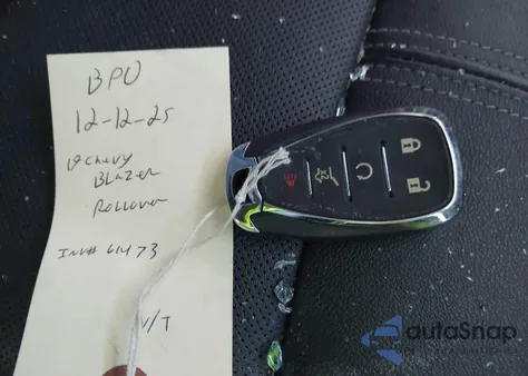 2019 Chevrolet Blazer 3.6 True North из США, поврежденный, VIN 3GNKBHRS3KS646500